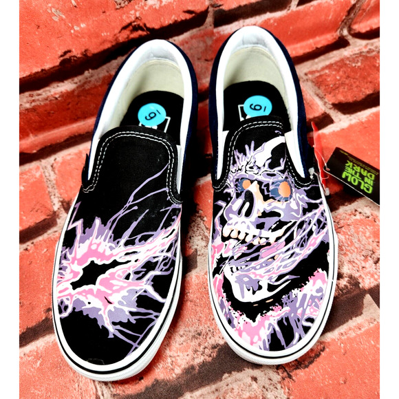 VANS Classic Slip On Zap Black Canvas Men Sneakers Skate Glow In Dark NWOB SZ 6 - Picture 2 of 7